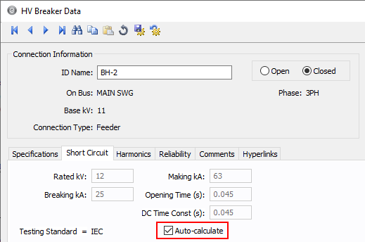 Se muestra la casilla de verificación Cálculo automático en el cuadro de diálogo Datos de interruptor automático de AT para un interruptor IEC.