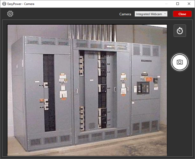 Se muestra la función de cámara con una imagen del equipo eléctrico en el área de visualización.